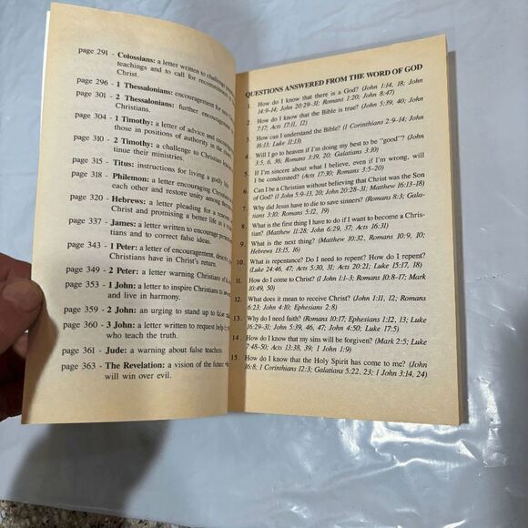 The Greatest is Love An Illustrated marked edition of 'The Living New Testament - Picture 7 of 10